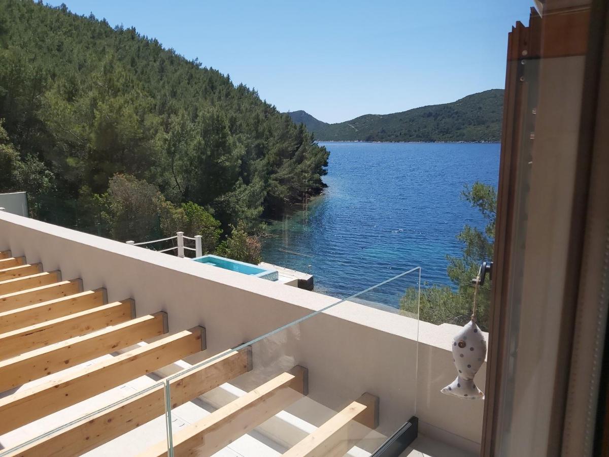 Beachfront Villa Brulupes In Secluded Bay Konstari Exterior foto