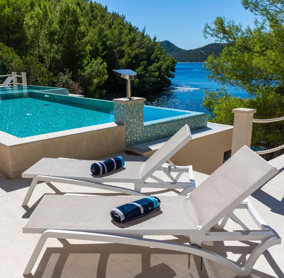 Beachfront Villa Brulupes In Secluded Bay Konstari Exterior foto